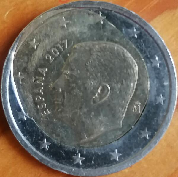 Moneda de 2 EU con defecto de acuñación en el centro