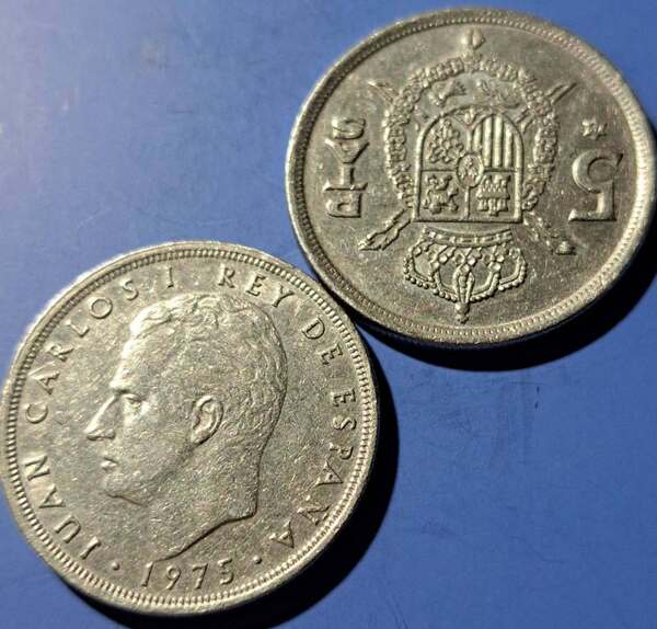 Vendo moneda de 5 pesetas de 1975 con una sola estrella. * 79 (Níquel)