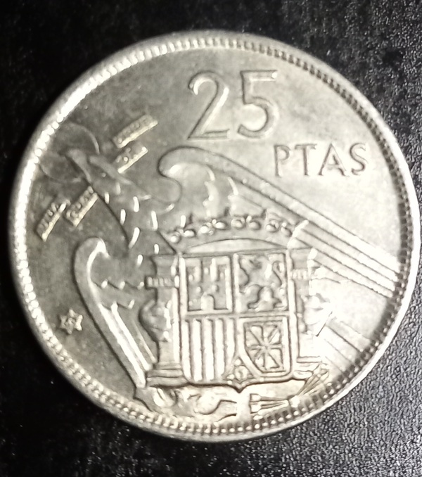 25 pesetas Francisco Franco 1957 Estrella 69 MBC.