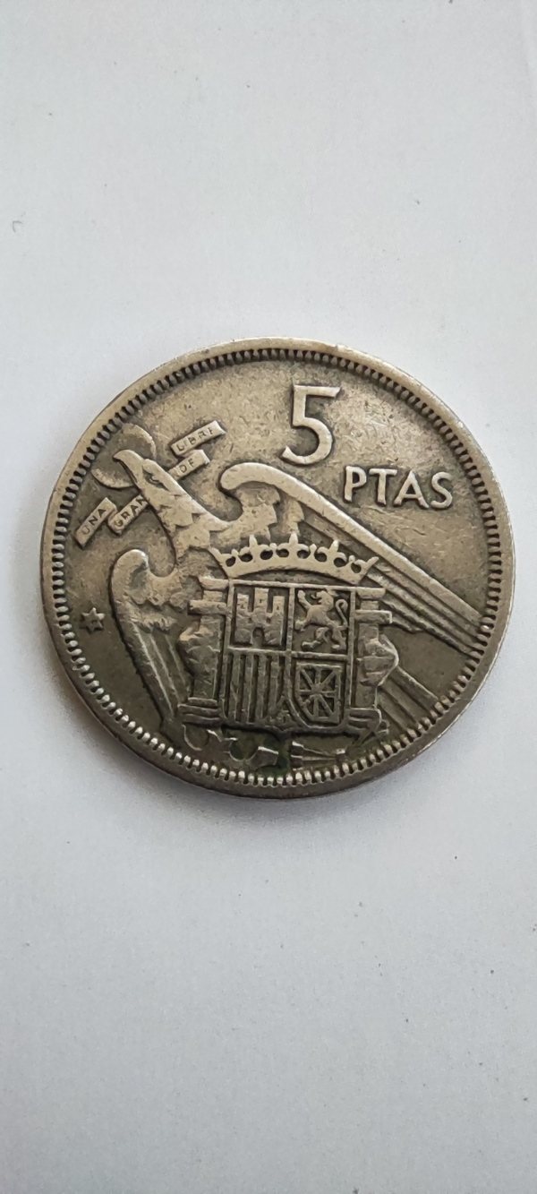 RARA Moneda 5 pesetas año 1957