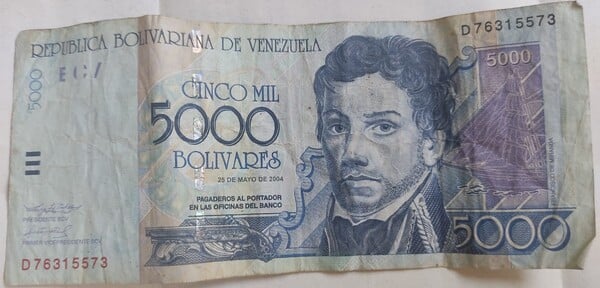1 billetes 5000 bolivares Venezuela 2004