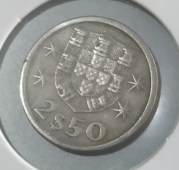 moneda PORTUGAL 2.5 ESCUDOS 1969