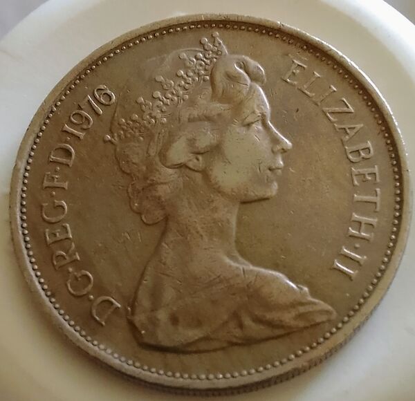 Ten new pence UK del año 1976 .