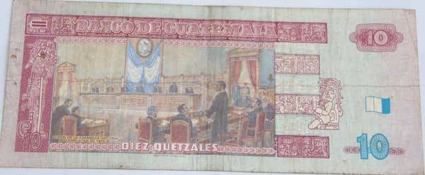 10 quetzales