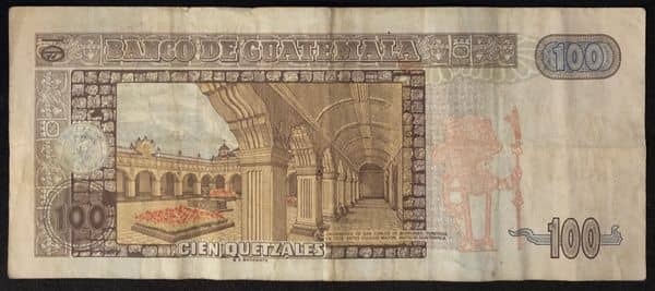 100 Quetzales