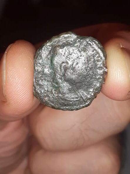 Foto 1 Moneda sin identificar: posible moneda romana?