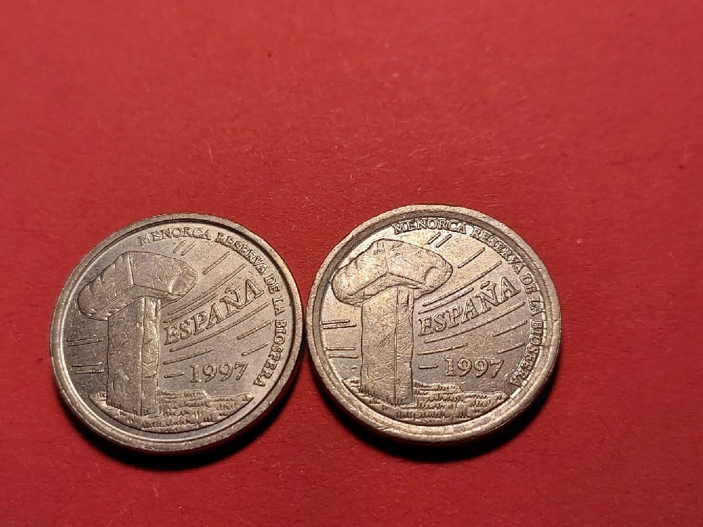 Foto 2 Moneda sin identificar: Moneda tarada?
