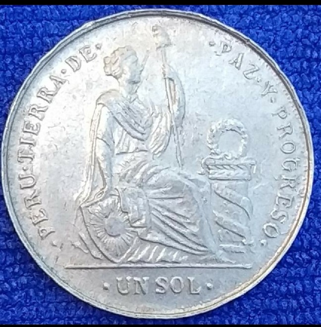 Foto 2 Moneda sin identificar: Moneda? Es peruana, pero no la puedo catalogar