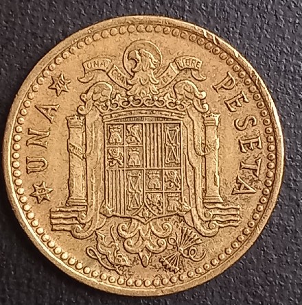 Foto 1 Moneda sin identificar: Una peseta 1966