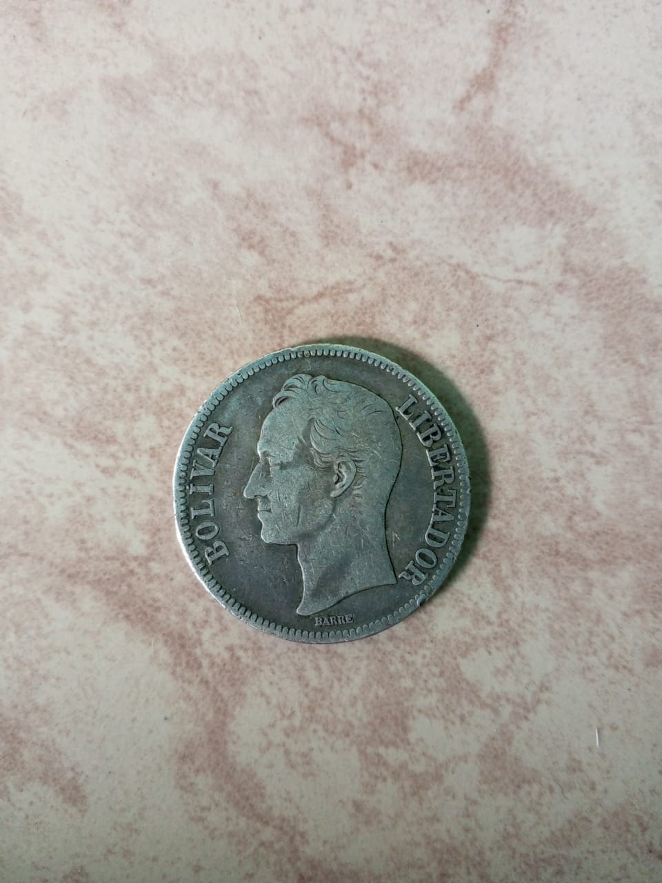 Foto 1 Moneda sin identificar: moneda venezolana
