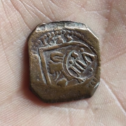 Foto 2 Moneda sin identificar: 4 maravedís 1629 resellado 8 maravedís por Felipe III en 1641