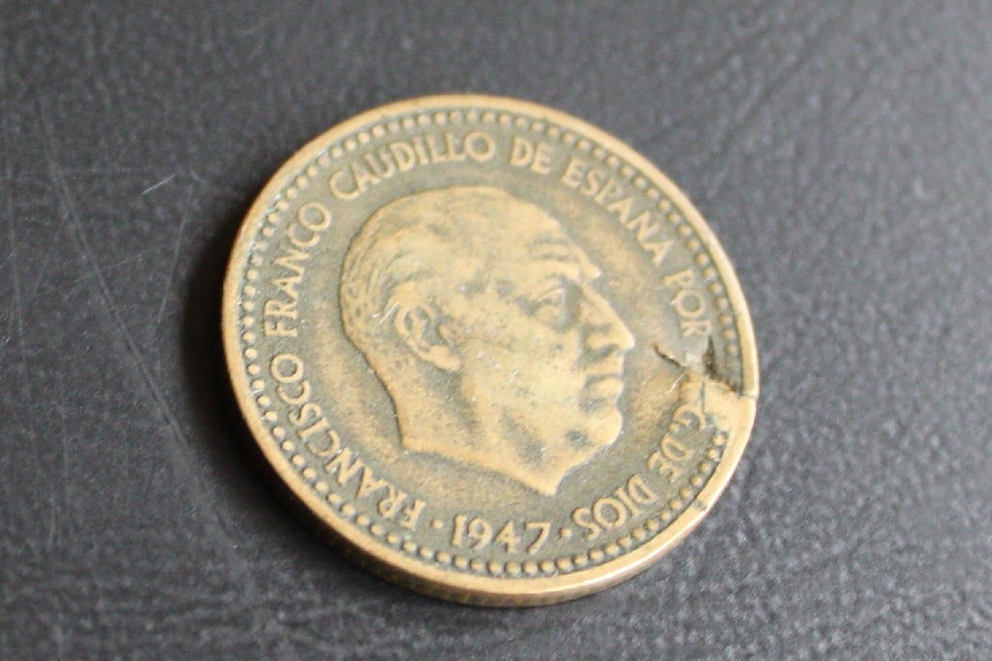 Foto 2 Moneda sin identificar: 1 PESETA 1947 ESTRELLA 52
