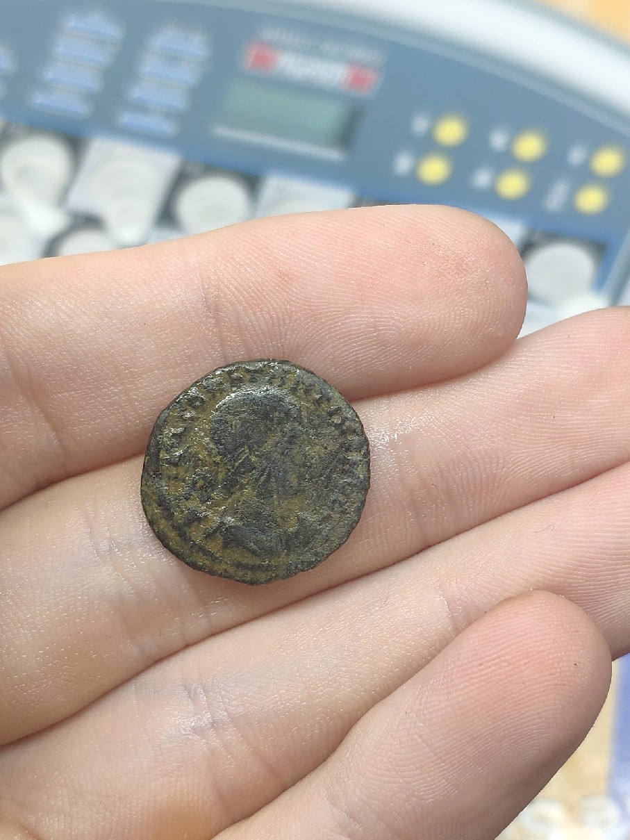 Foto 1 Moneda sin identificar: Posible moneda romana?