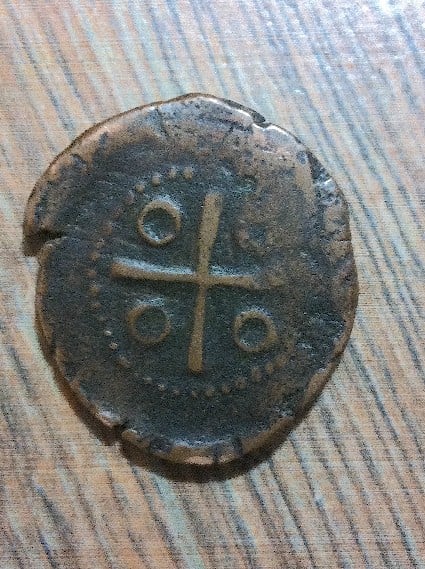 Foto 1 Moneda sin identificar: Pongo mejores fotos ,Espero me puedan Orientar ....Gracias