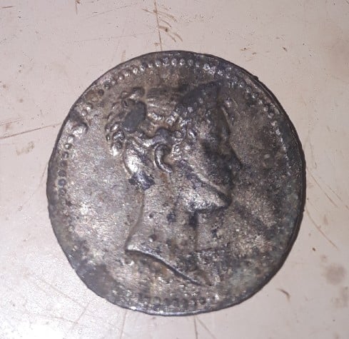Foto 1 Moneda sin identificar: No se nada