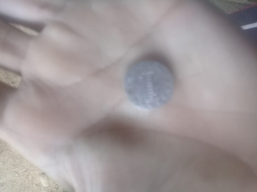 Foto 1 Moneda sin identificar: Cual moneda es