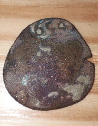 Foto 2 Moneda sin identificar: Monedas encontradas en el Mediterráneo murciano