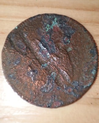 Foto 2 Moneda sin identificar: Monedas encontradas en el Mediterráneo murciano