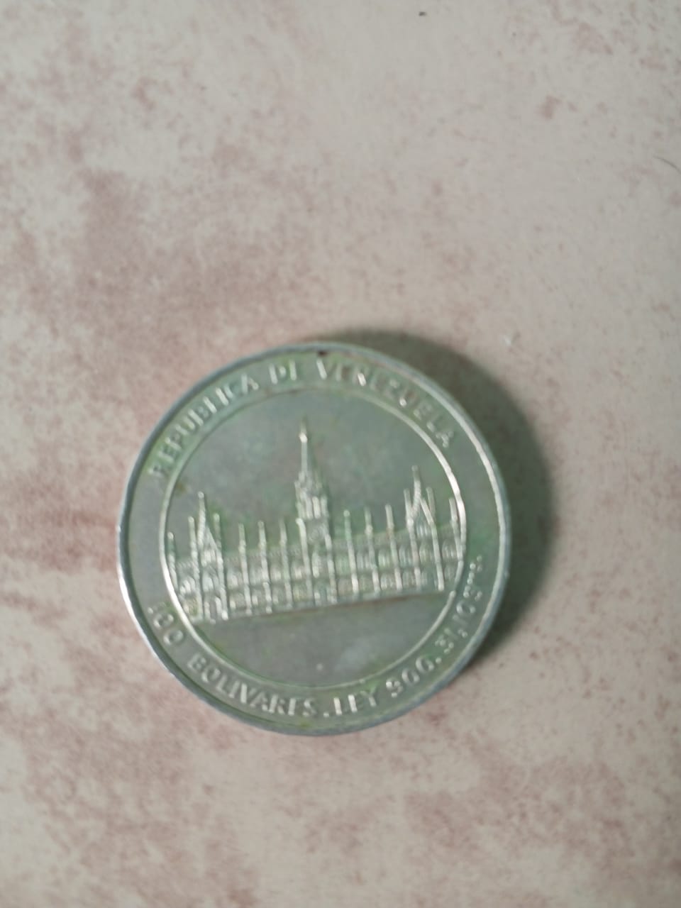Foto 2 Moneda sin identificar: moneda bicentenario del nacimiento de José María Vargas
