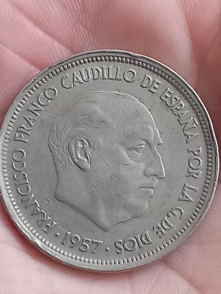 Foto 1 Moneda sin identificar: 50 pesetas 1957