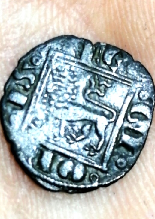 Foto 1 Moneda sin identificar: Me podrían ayudar a identificar está moneda