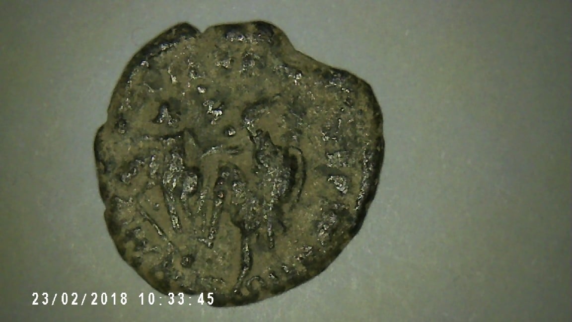 Foto 2 Moneda sin identificar: moneda  romana