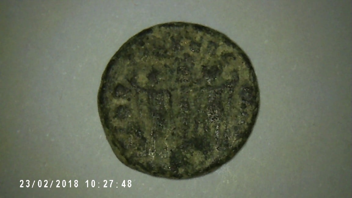 Foto 2 Moneda sin identificar: moneda  romana