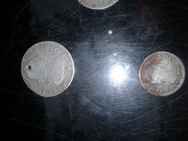 Foto 1 Moneda sin identificar: Dos reales y un real Popayan ¿Si son reales?