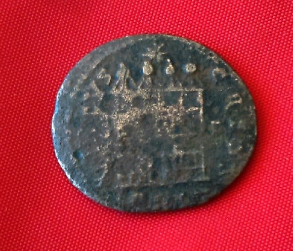 Foto 2 Moneda sin identificar: Hola