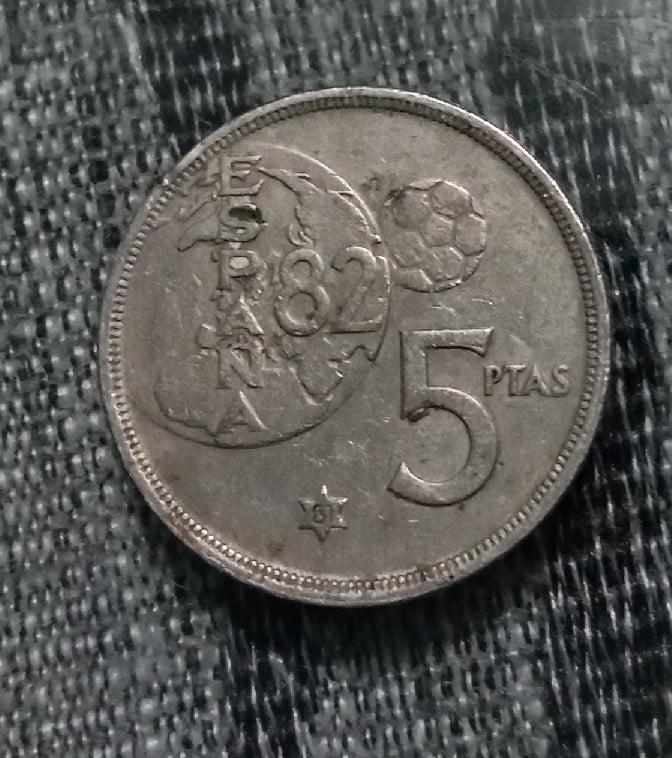 Foto 2 Moneda sin identificar: Monedas del mundial