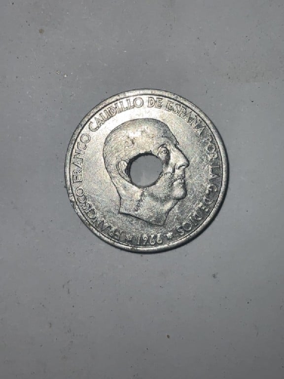 Foto 2 Moneda sin identificar: 50 cts 1966 error?