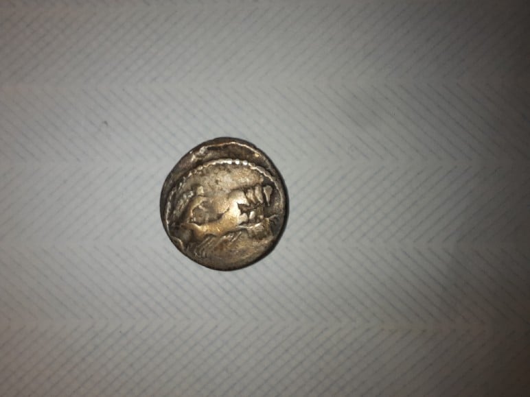 Foto 2 Moneda sin identificar: Moneda antigua