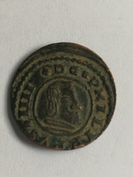 Foto 1 Moneda sin identificar: Creo que son 8 M de Felipe IIII de 1663