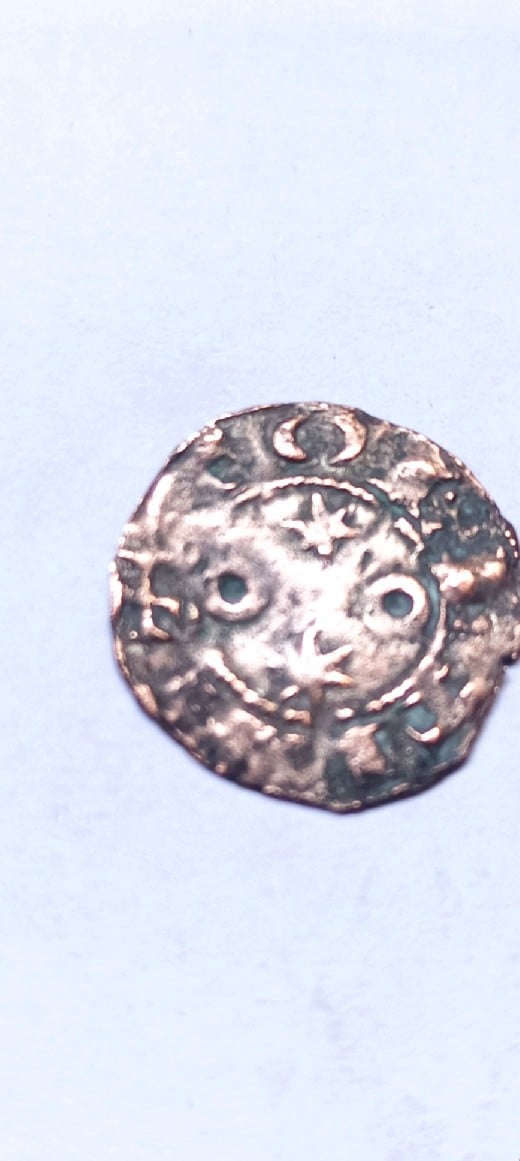 Foto 1 Moneda sin identificar: Me podrían ayudar a identificar moneda Medieval