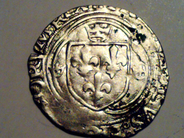 Foto 2 Moneda sin identificar: MONEDA DE PLATA. DE LOS CRUZADOS FRANCESES? 25m/m  2.20grs.