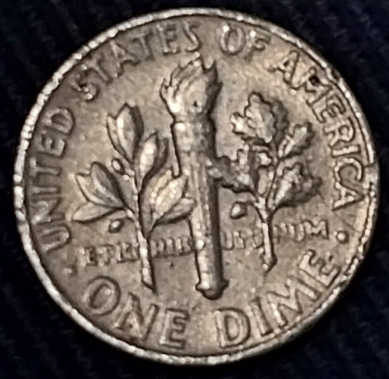 Foto 2 Moneda sin identificar: Erro idêntico a do ano de 1965