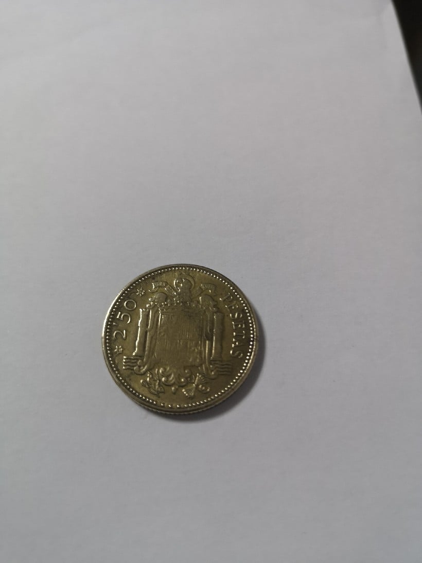 Foto 2 Moneda sin identificar: Moneda de 2.5 pts.de Franco 1953