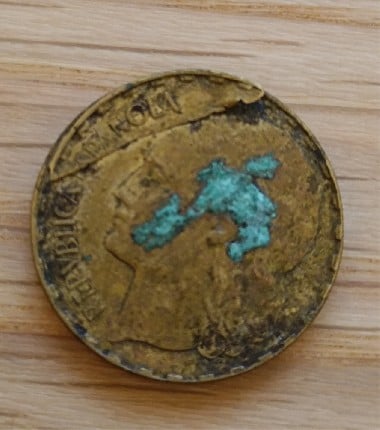 Foto 2 Moneda sin identificar: error de acuñación