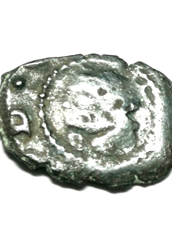 Foto 1 Moneda sin identificar: Me podrían ayudar a identificar moneda Medieval