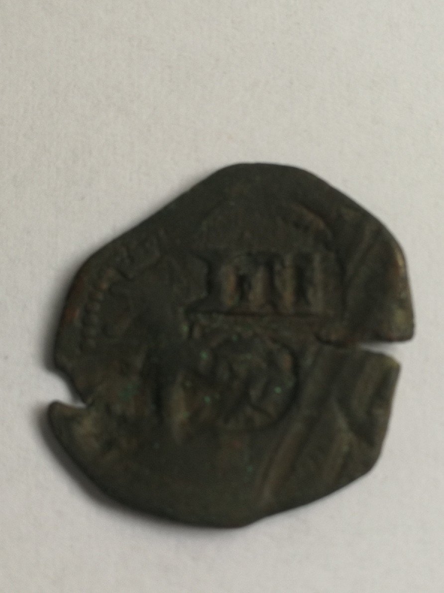 Foto 1 Moneda sin identificar: Creo que es de Felipe IIII de 1655, pero parece estar resellada