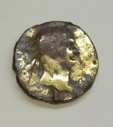 Foto 1 Moneda sin identificar: Entre unas monedas del Gobierno Provisional