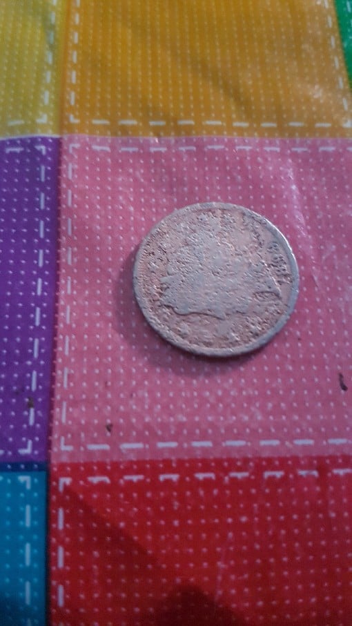 Foto 2 Moneda sin identificar: moneda rara