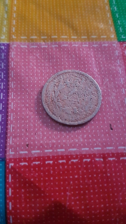 Foto 1 Moneda sin identificar: moneda rara