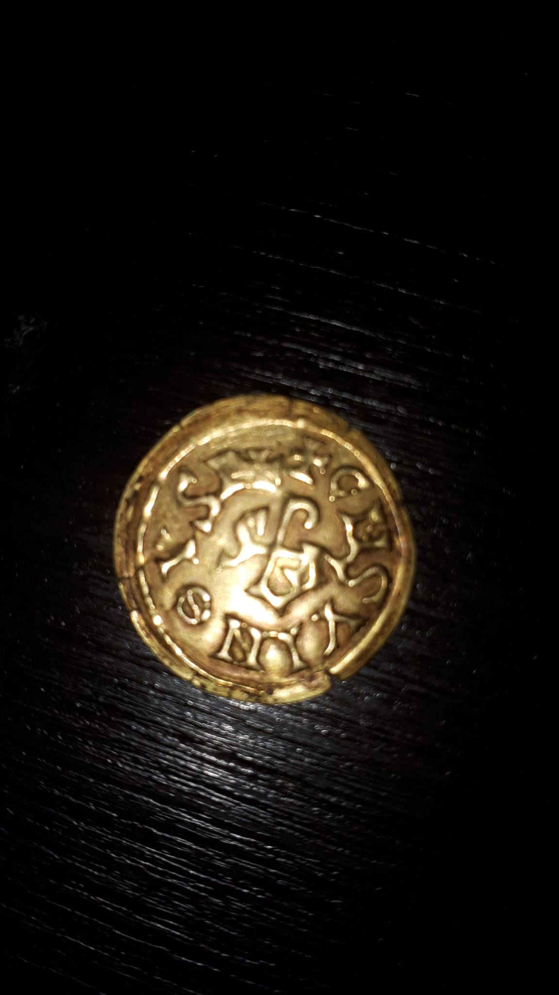 Foto 1 Moneda sin identificar: Moneda de oro antigua ¿Goda?