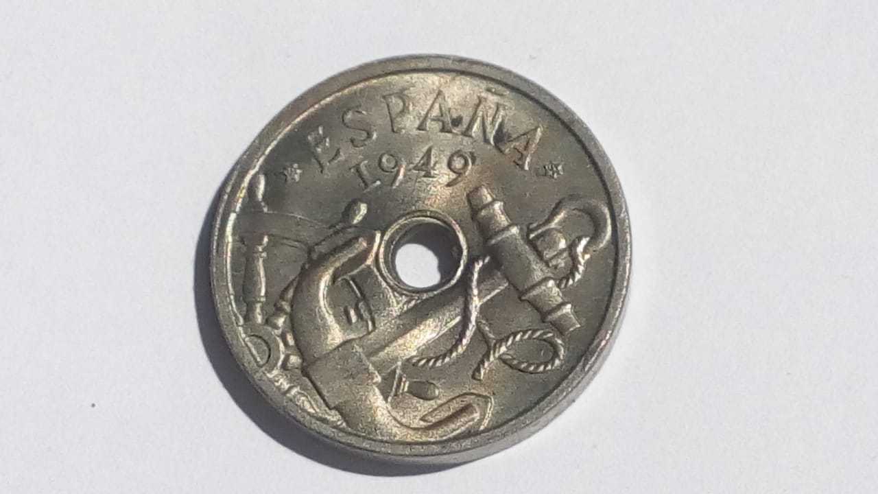 Foto 1 Moneda sin identificar: Moneda PerforadaEspaña 1949