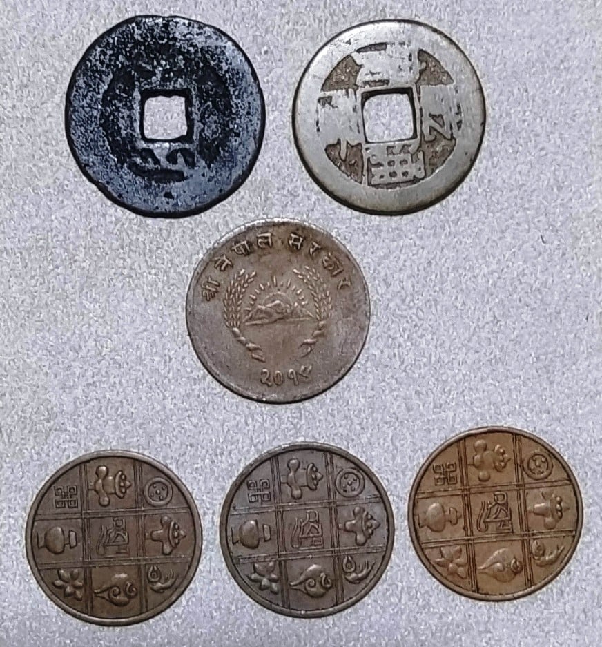 Foto 2 Moneda sin identificar: Identificar Superiores 23mm 3,6gr y 4,4gr Media 22mm 4gr Inferiores 21mm 2,9gr
