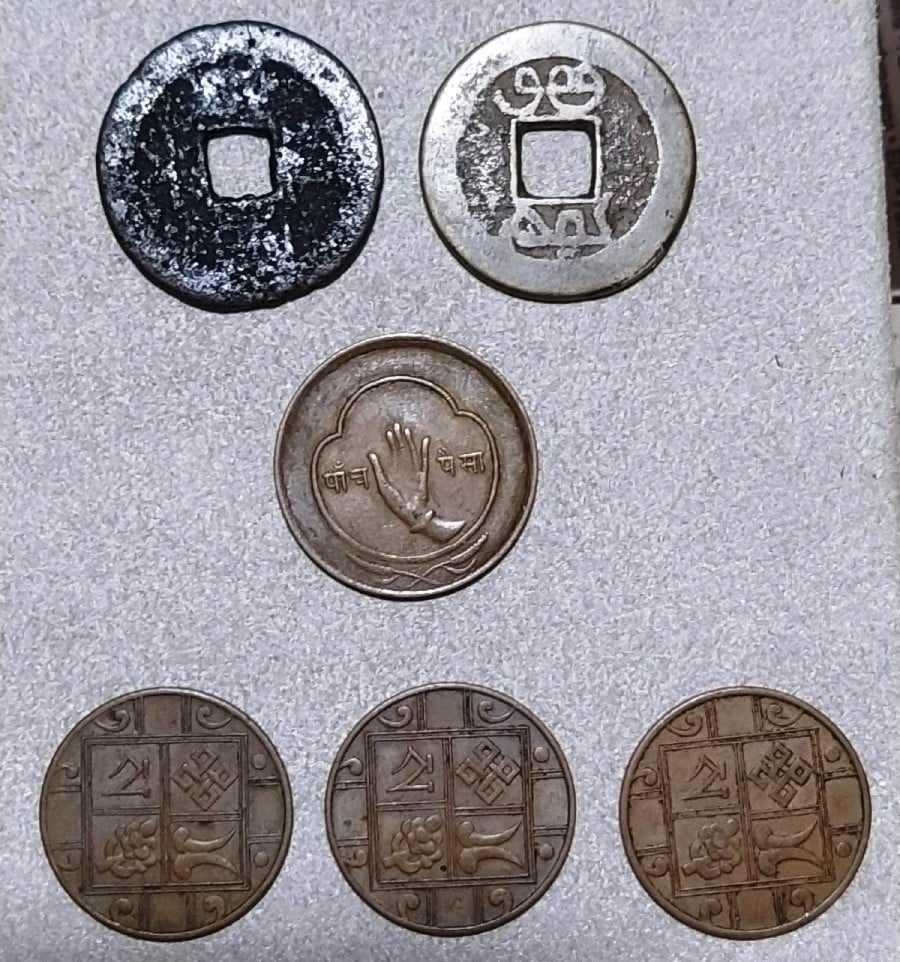 Foto 1 Moneda sin identificar: Identificar Superiores 23mm 3,6gr y 4,4gr Media 22mm 4gr Inferiores 21mm 2,9gr