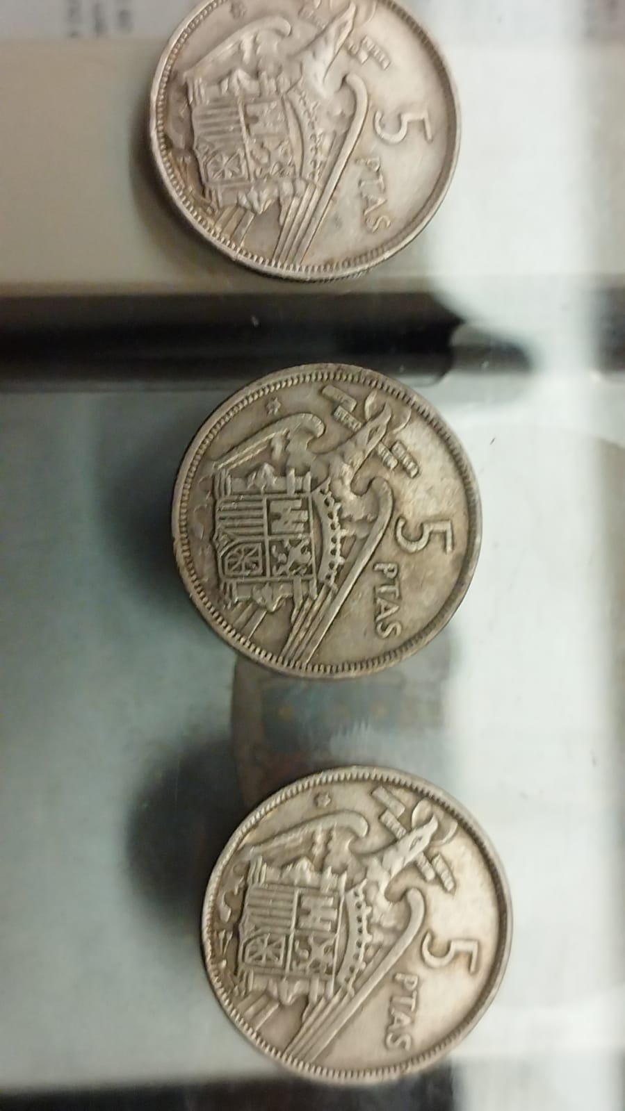 Foto 2 Moneda sin identificar: 5 PESETAS 1957
