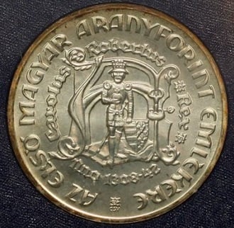 Foto 2 Moneda sin identificar: Hungría 200 florines Año 1978 First Hurgarían Gold Forint República Popular (1949 - 1989)