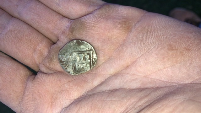 Foto 2 Moneda sin identificar: Alguien sabe que moneda es? Parece maravedi pero es plata